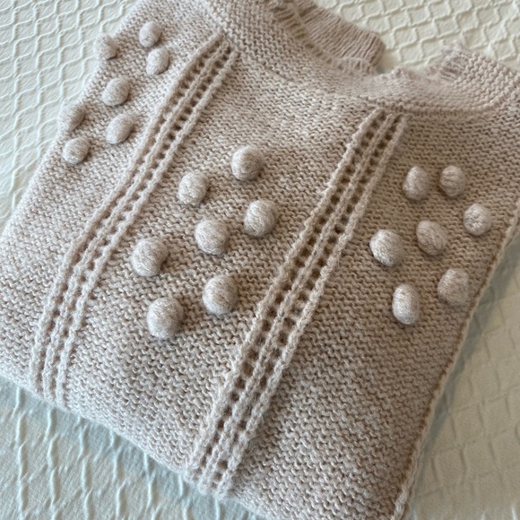 E & M long sleeve loose knit lightweight pull over sweater. Natural/beige. Large - Picture 11 of 13